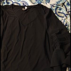 Bell sleeve blouse